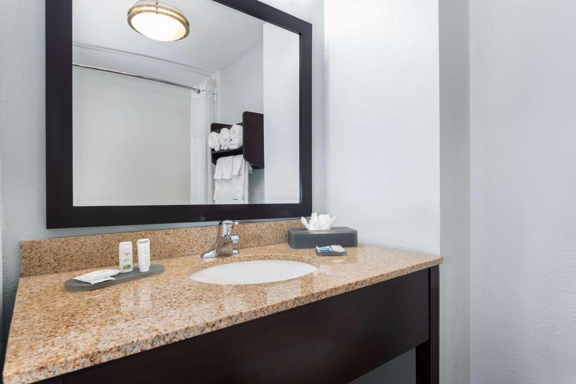 La Quinta By Wyndham Bonita Springs Naples North Hotel Bagian luar foto