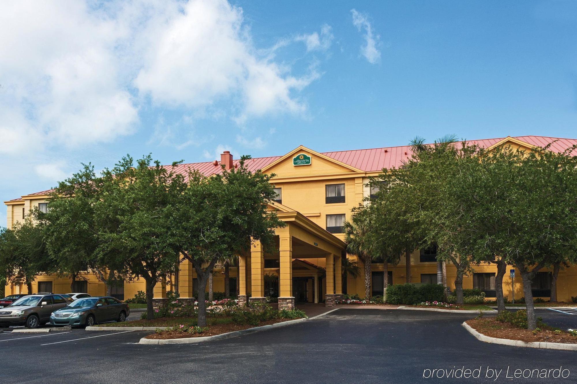 La Quinta By Wyndham Bonita Springs Naples North Hotel Bagian luar foto